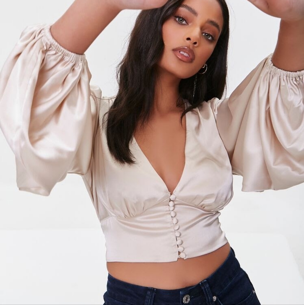 NWT Forever 21 Balloon Sleeve Crop Top